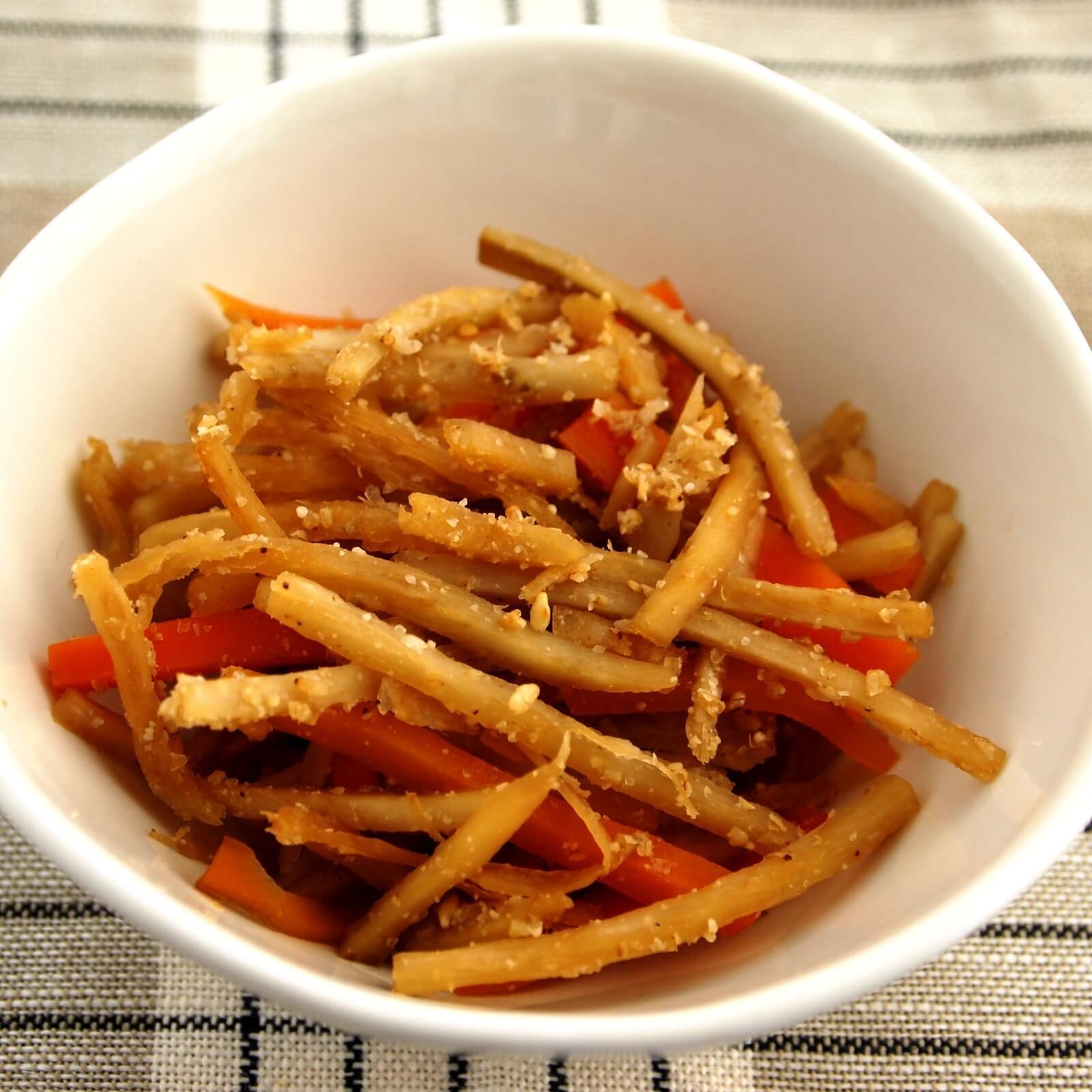 ごぼうとにんじんのごま和え ごぼうとにんじんのごま和え