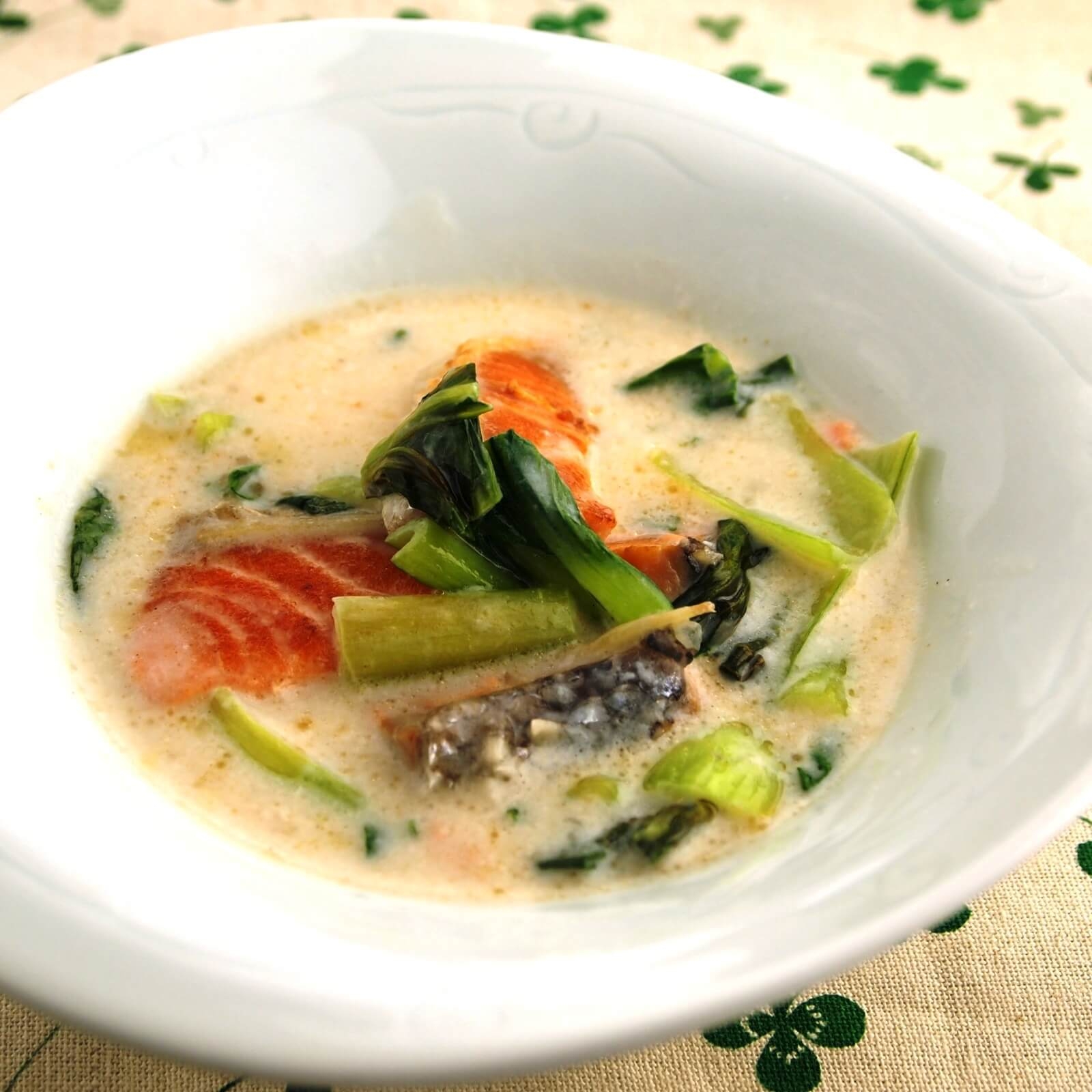チンゲン菜と鮭のクリーム煮 チンゲン菜と鮭のクリーム煮