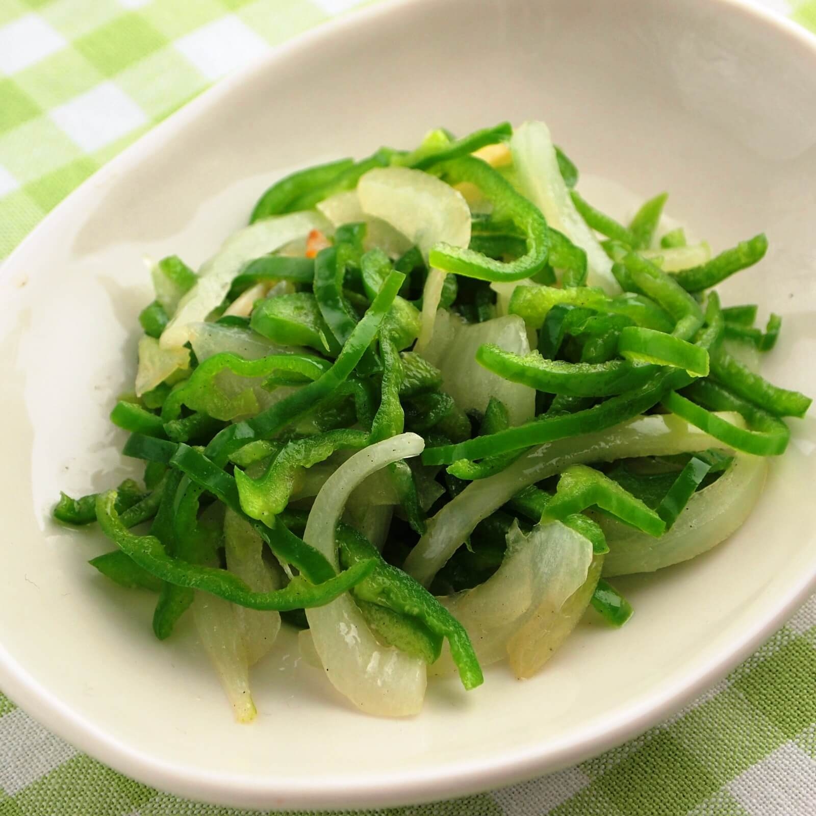 ピーマンとたまねぎのガーリック炒め ピーマンとたまねぎのガーリック炒め