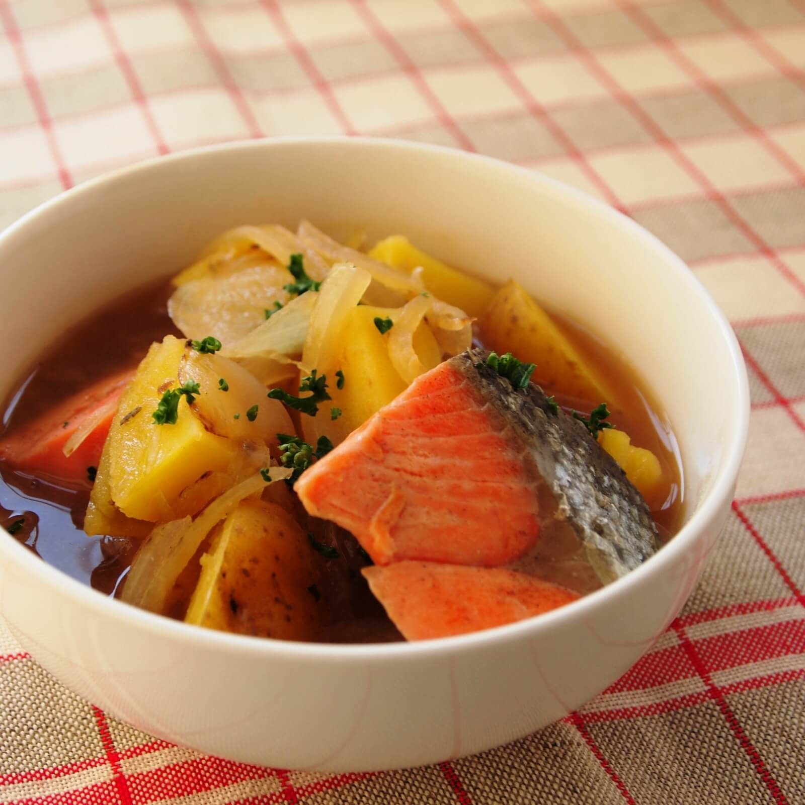 じゃがいもと鮭のスープ煮 じゃがいもと鮭のスープ煮