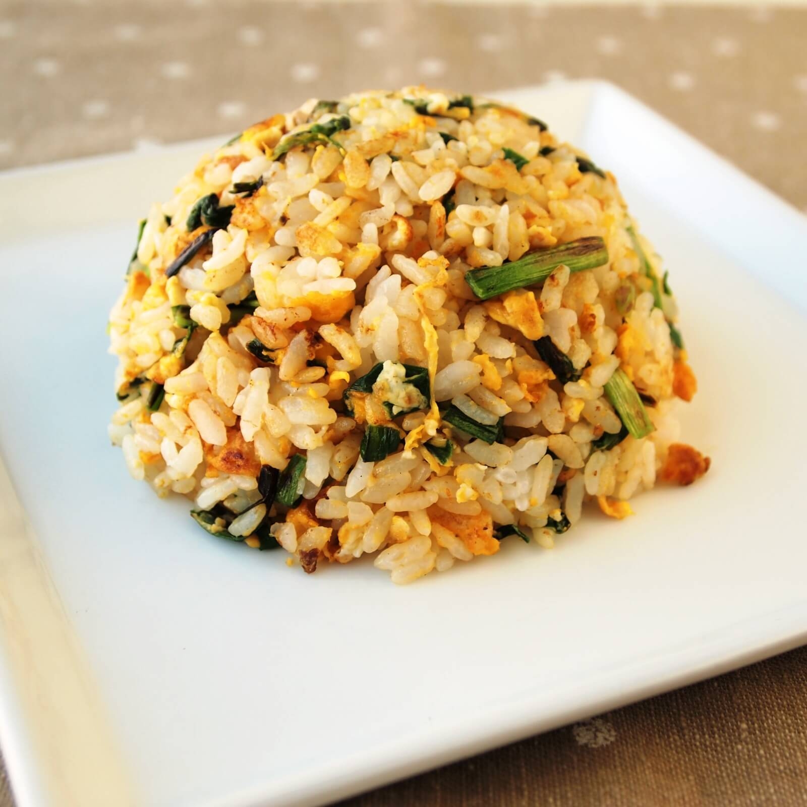 にらたっぷりチャーハン にらたっぷりチャーハン