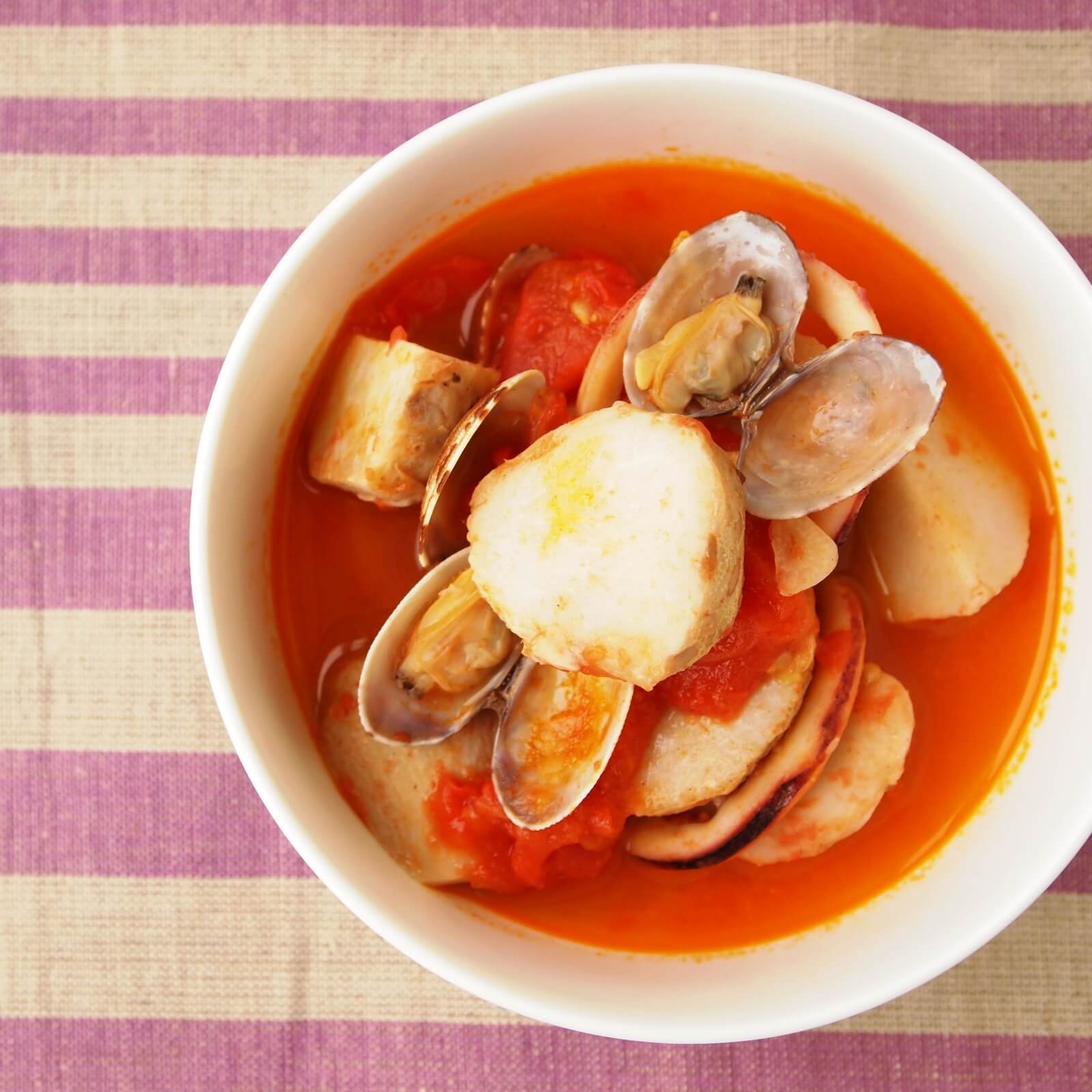 さといもと魚介のトマトスープ煮 さといもと魚介のトマトスープ煮